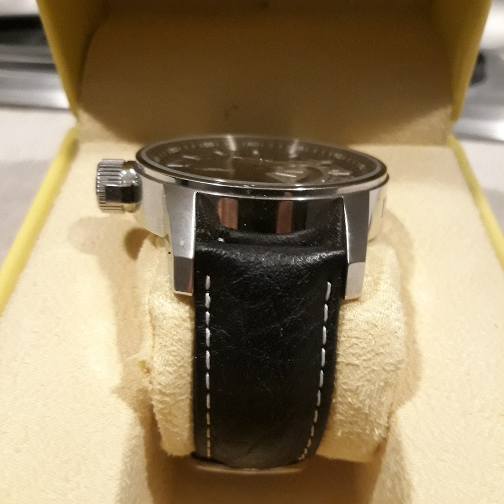 Invicta  Watch - Picture 2 of 5
